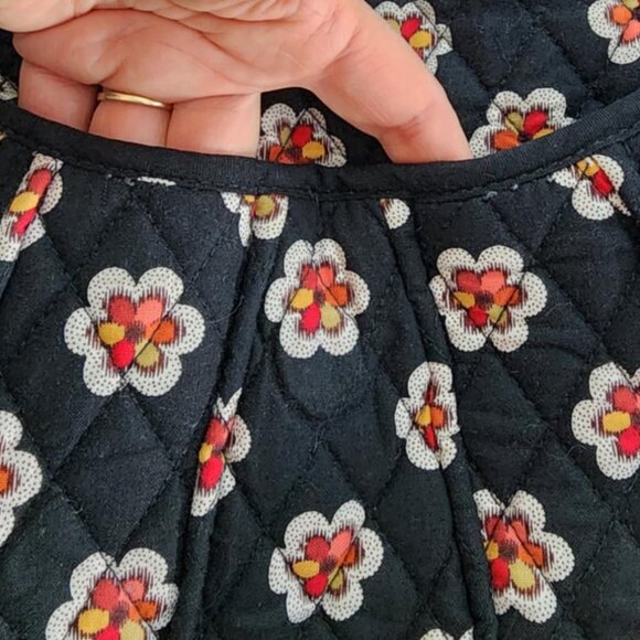 Vera Bradley black & red floral quilted bag - Picture 3 of 10
